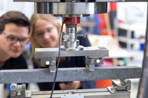 Versuch Biegebalken Versuch Biegebalken