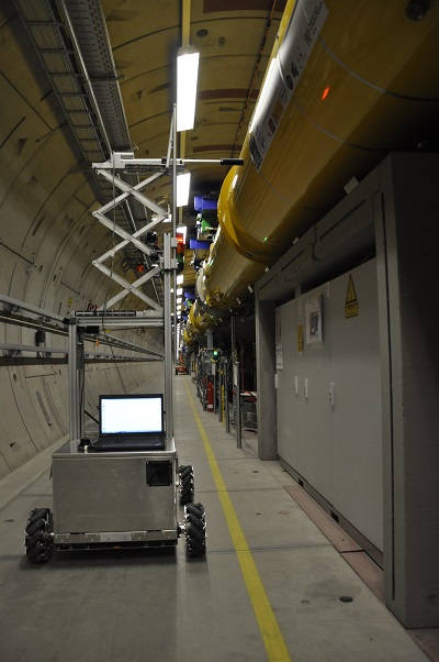 Roboter im XFEL- Beschleunigertunnel